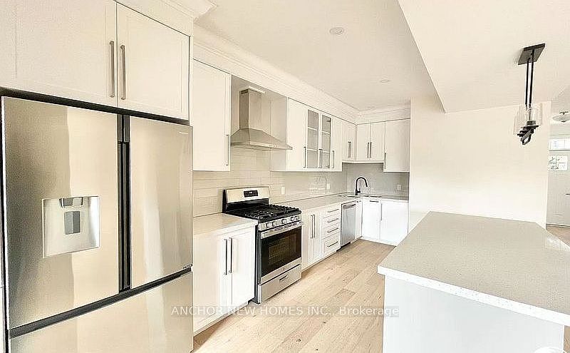Pelham House for rent - 3 Bedrooms — photo 2