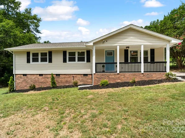 4504 Longbriar Dr, Gastonia, NC 28056