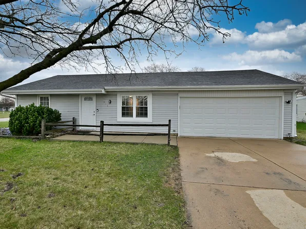 910 Greenfield Dr, Aurora, IL 60506