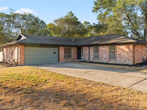 19415 Enchanted Oaks Dr