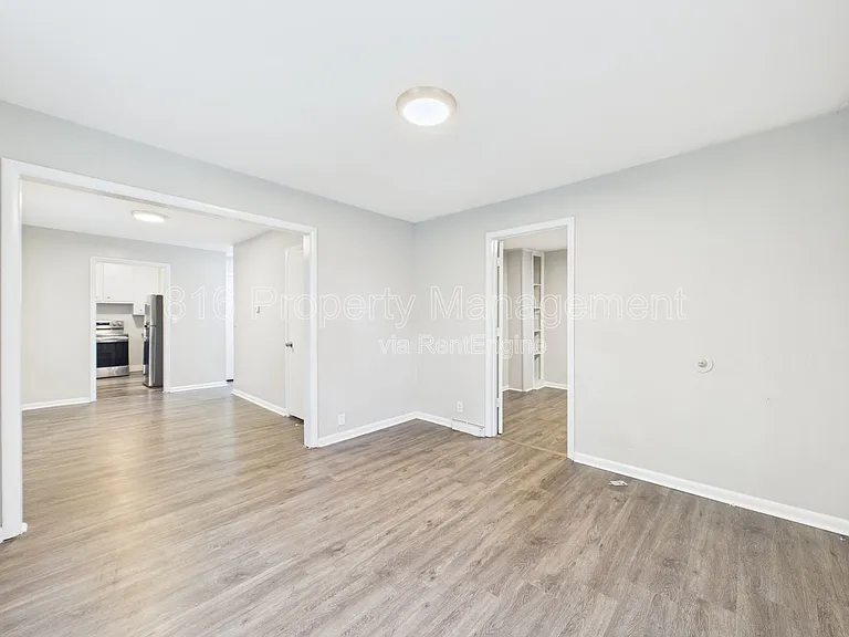 8028 Montgall Ave — Photo 2