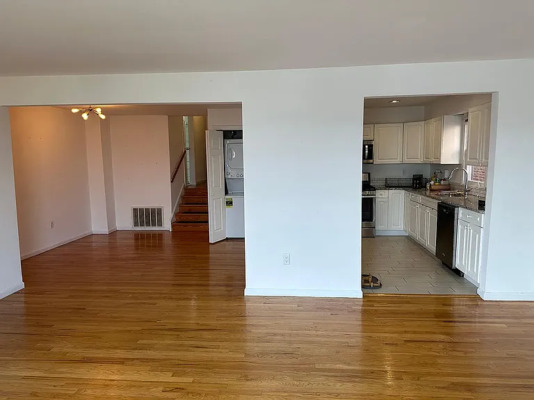 8905-8913 Riverside Pl #8911-1 — Photo 9