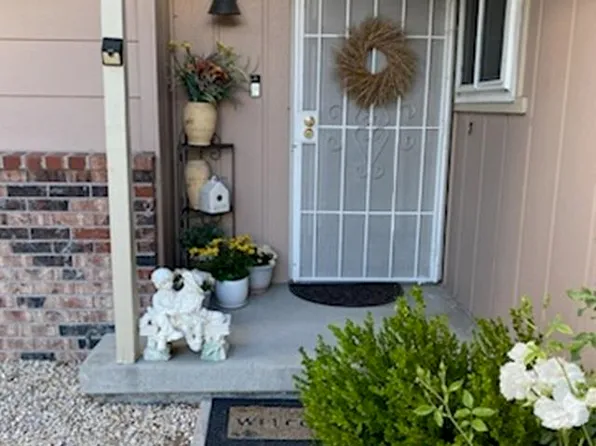 1035 E Huffaker Ln, Reno, NV 89511