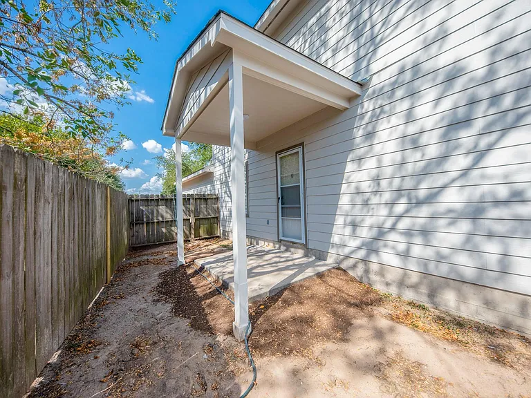 1631 Dove Run — Photo 31