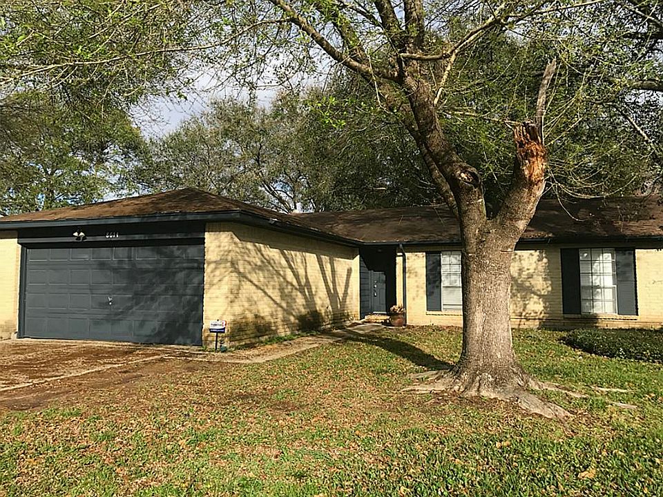 1st image of 8614 Carriage Creek Dr
