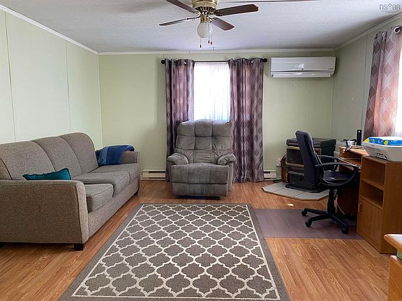 5th image of 28 Christina Dr
