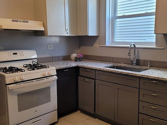 4th image of 4708 W Grace St Floor 1