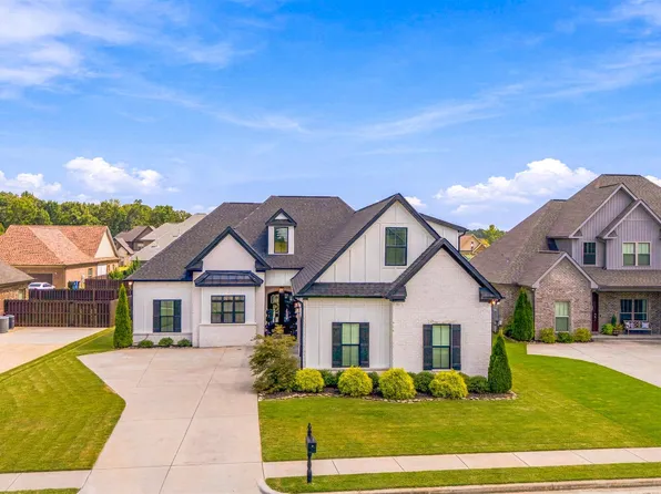 17400 Lochaber Dr, Athens, AL 35613