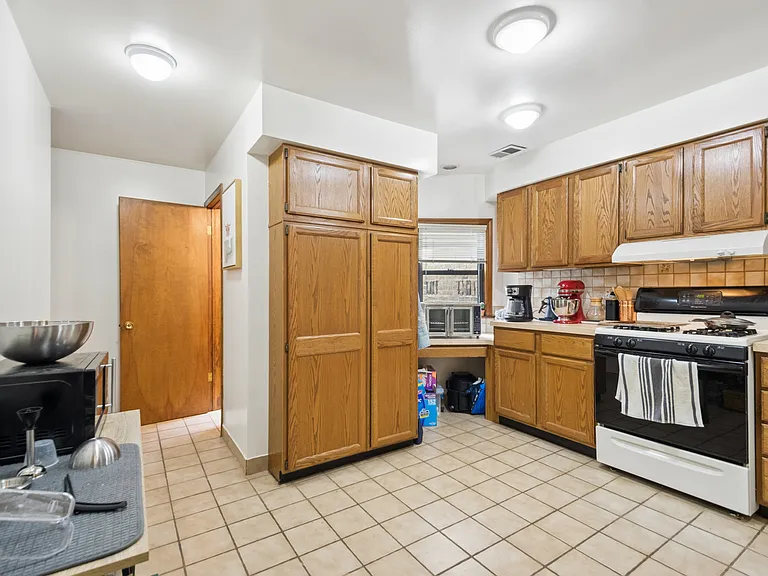 1413 W Oakdale Ave #3F — Photo 8