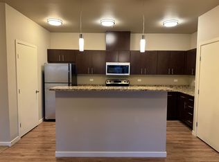 983 10th Loop NE UNIT 304, Issaquah, WA 98029