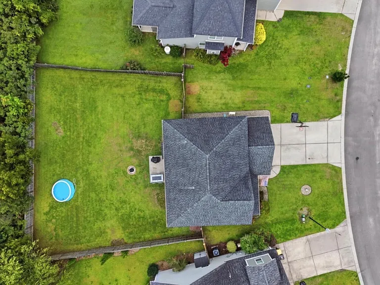 553 Montego Ct — Photo 24