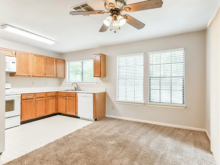 38 Camberwell Ct — Photo 9