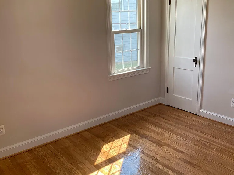 2514 S Kenwood St — Photo 13