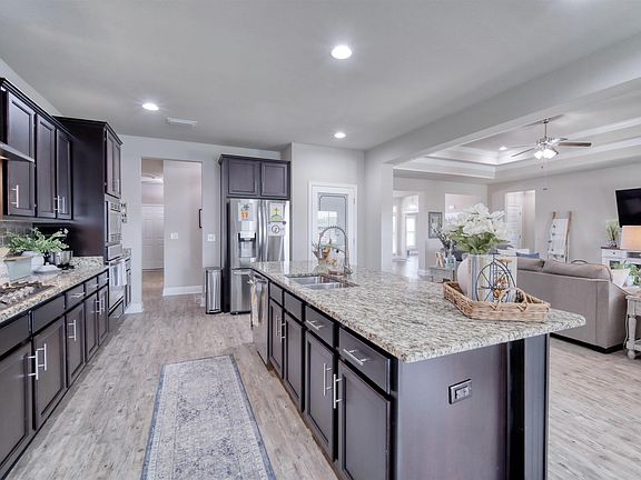 5th image of 709 Parish Lakes Dr