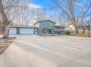 600 Plum Ave, Windom, MN 56101