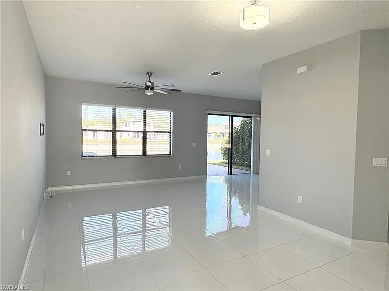8984 Madrid Cir — Photo 2