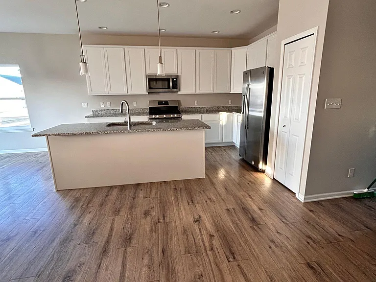 12412 Ontario Pl — Photo 14
