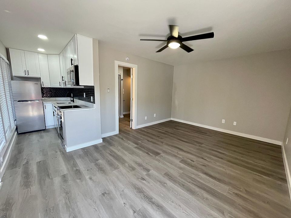 1st image of 4558 1/2 Avenue A #210