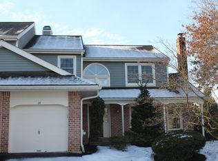 26 Windsor Cir, Chesterbrook, PA 19087