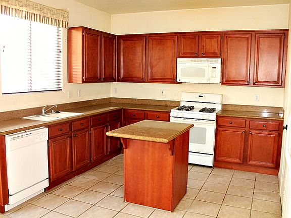 3rd image of 6714 Cinnabar Coast Ln