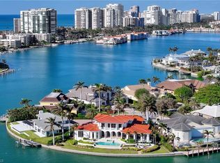 210 Cuddy Ct, Naples, FL 34103