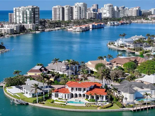 210 Cuddy CT, NAPLES, FL 34103