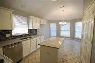 2932 Dover Dr — Photo 14