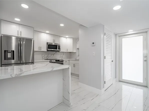 361 S Hollybrook Dr APT 105, Hollywood, FL 33025