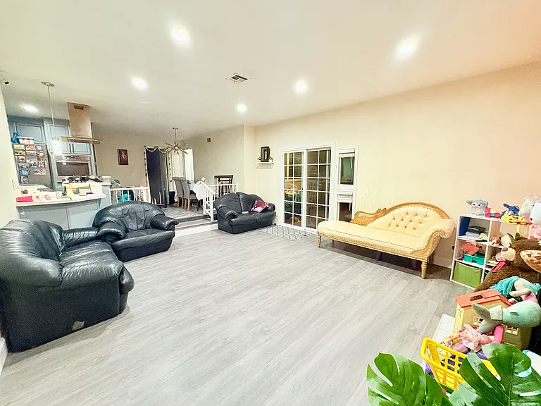 42571 Fontainebleau Park Ln — Photo 17