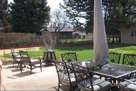 1007 florence johnsburg il 60051 patio