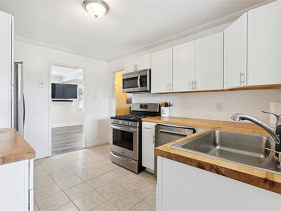 5th image of 1806 Moisant Dr