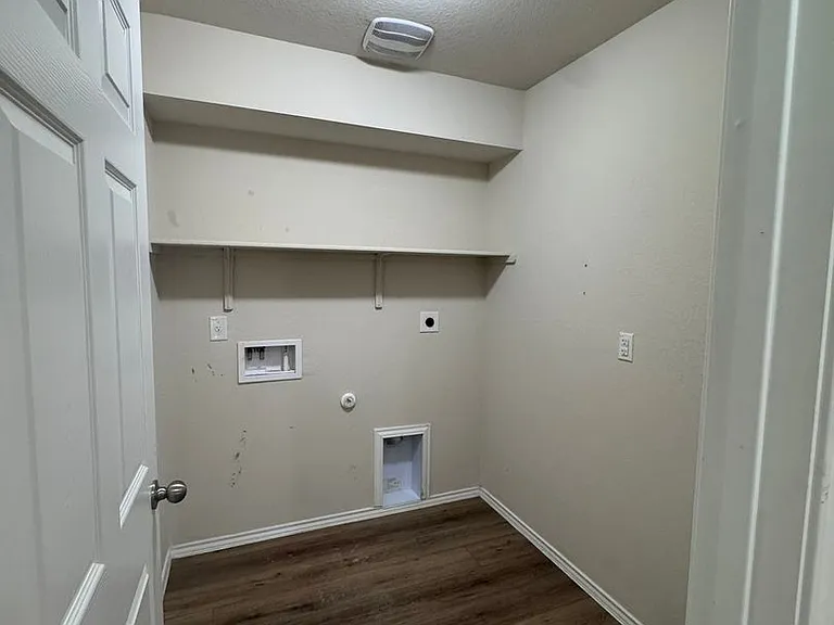 1812 Bee Creek Loop — Photo 24