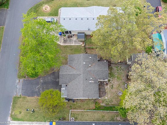 4th image of 54 White Pine Dr