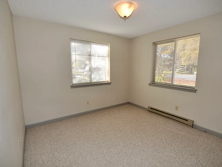9972 N Hillview Dr — Photo 34