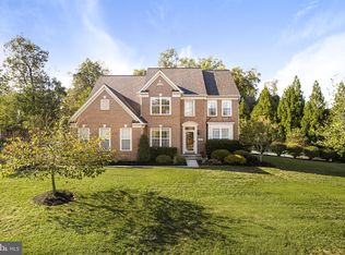 5048 Signature Ct, Haymarket, VA 20169