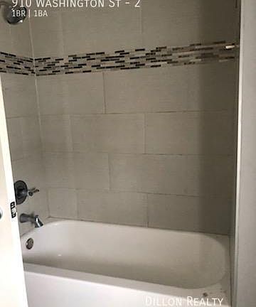 5th image of 910 Washington St #2