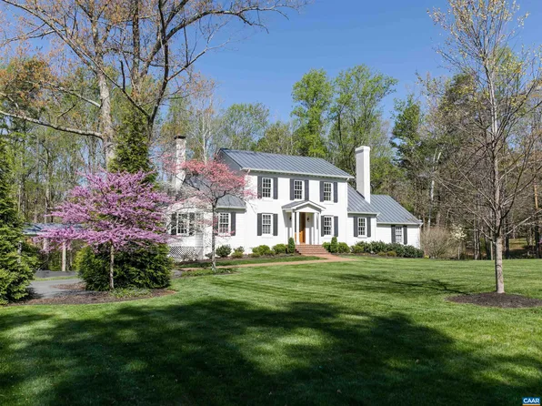 1520 W Pines Dr, Charlottesville, VA 22901