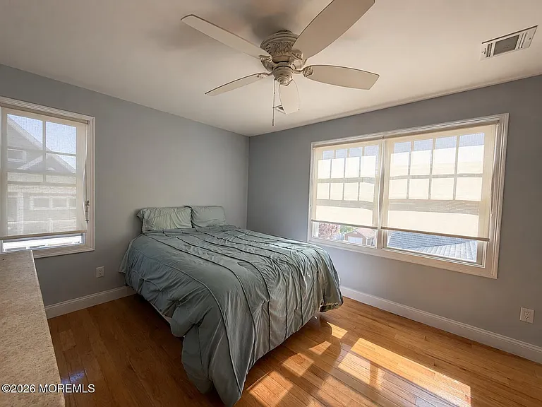 550 Whiting Ave — Photo 16