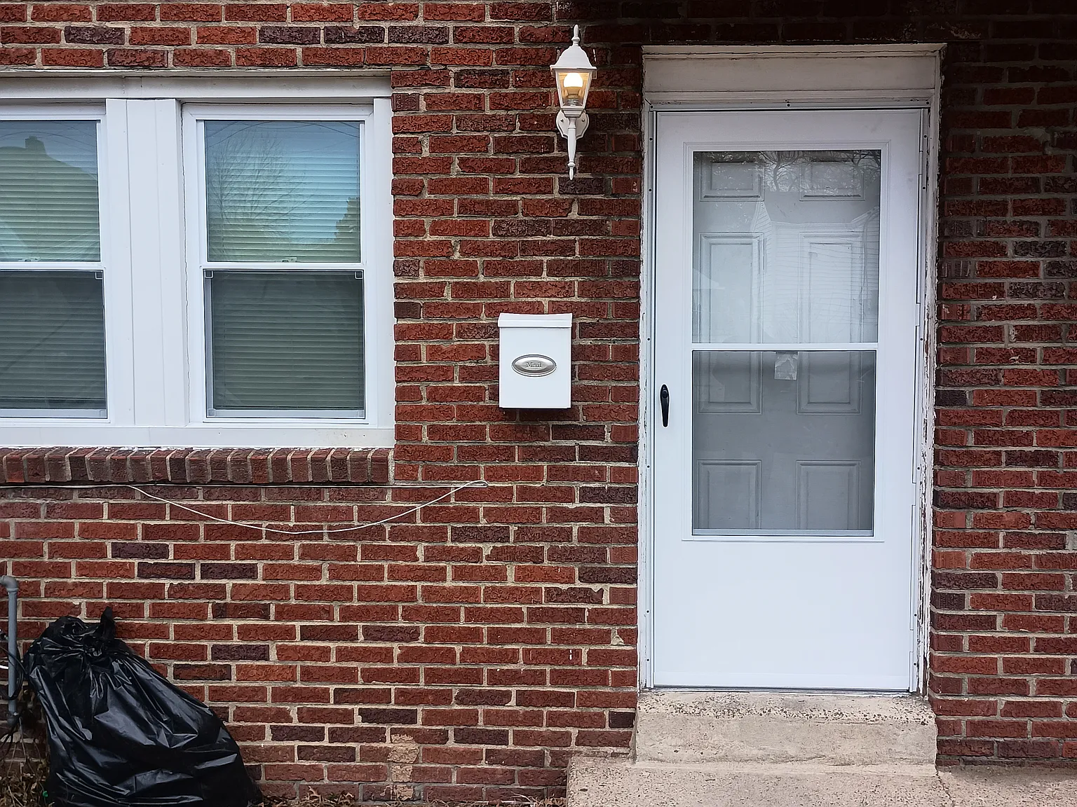 2 bed, 896 sqft, $1,700 — Photo 2