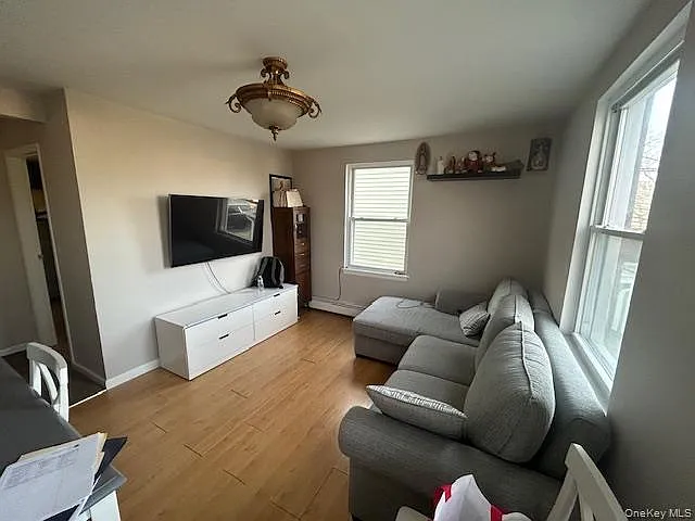 40 S Bayles Ave #UPPER — Photo 9