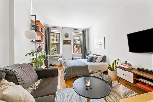 Rented by Compass | media 10