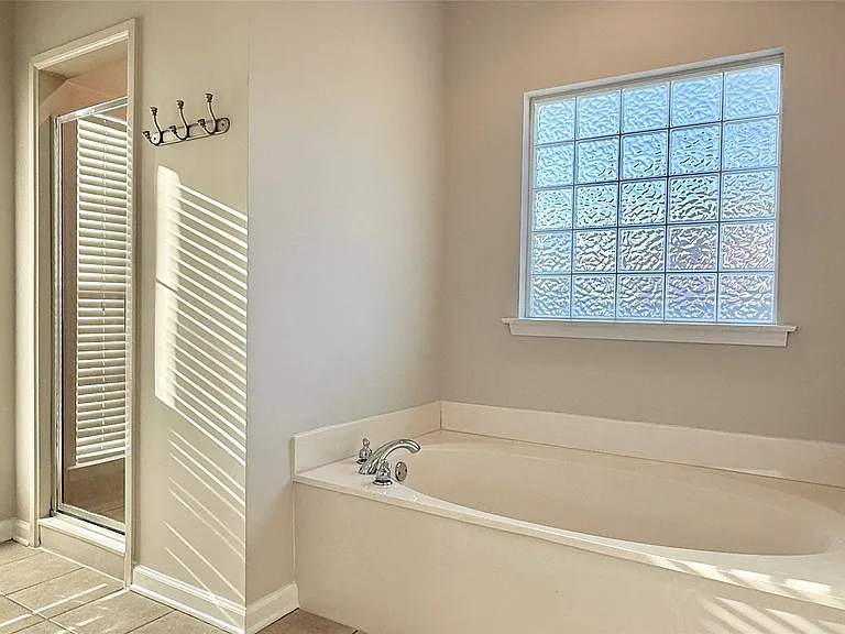 9505 Greythorne Ct — Photo 11