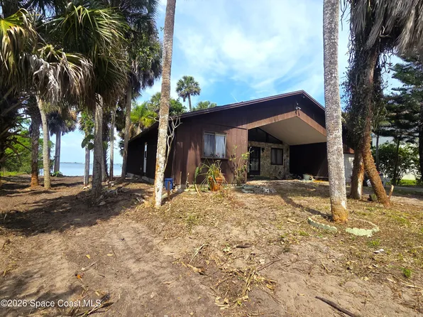 6040 Riverside Dr, Melbourne Beach, FL 32951