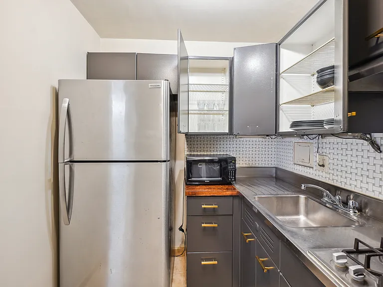 2401 H St NW #903 — Photo 3