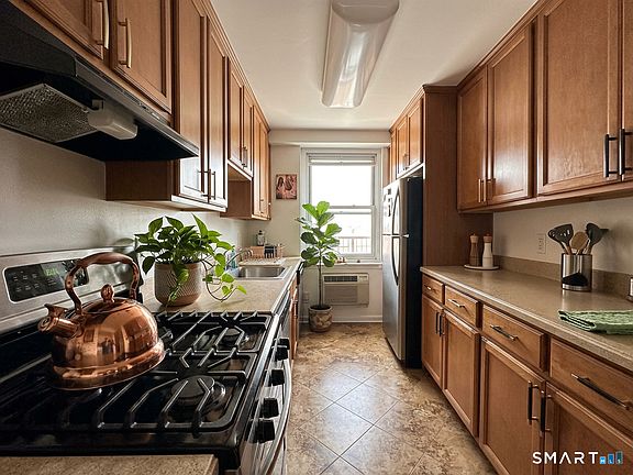 5th image of 65 Glenbrook Road #8D
