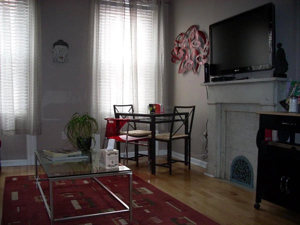 2 bed, 700 sqft, $3,150 — Photo 1