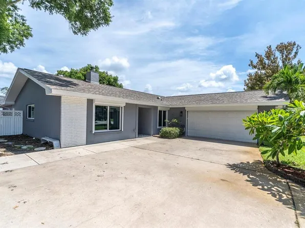 13177 Dorchester Dr, Seminole, FL 33776