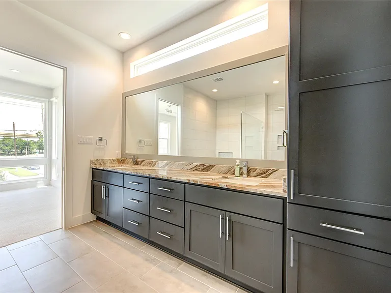 2418 Gray St — Photo 22