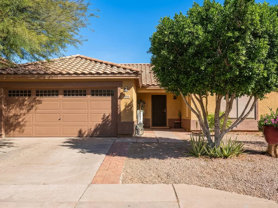 11450 E Quicksilver Ave