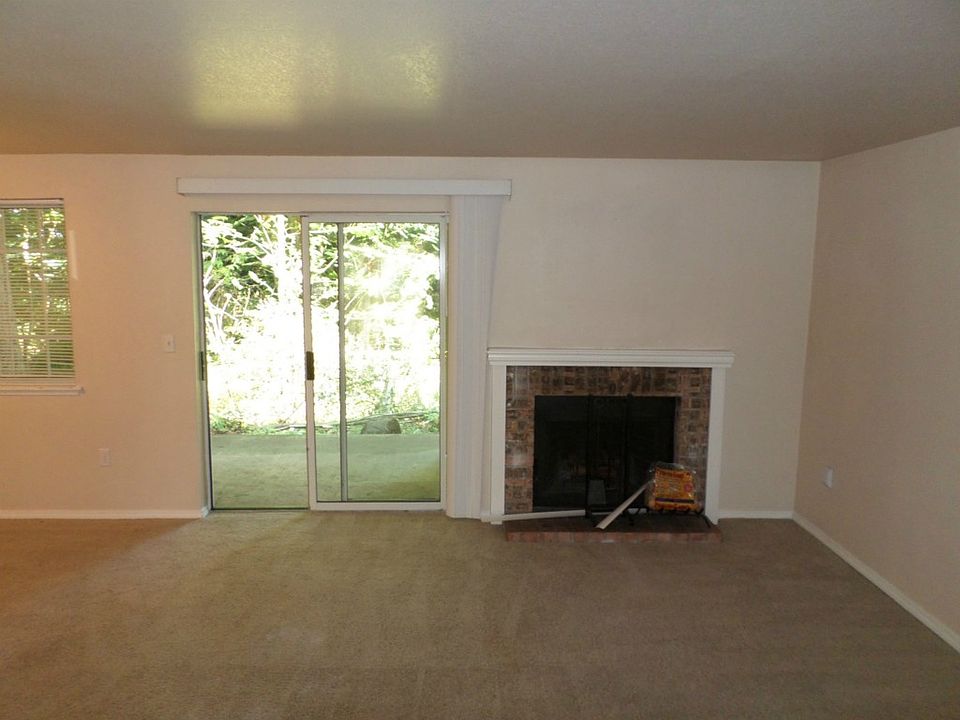 2nd image of 15433 Country Club Dr Unit A-103